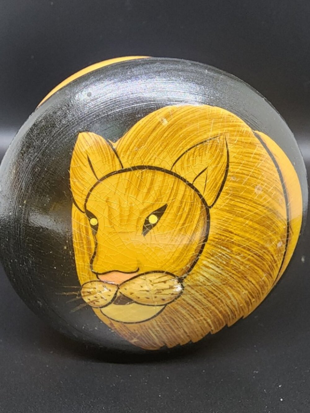 Vintage - Lion Round, Hand-Painted Wooden Trinket Box